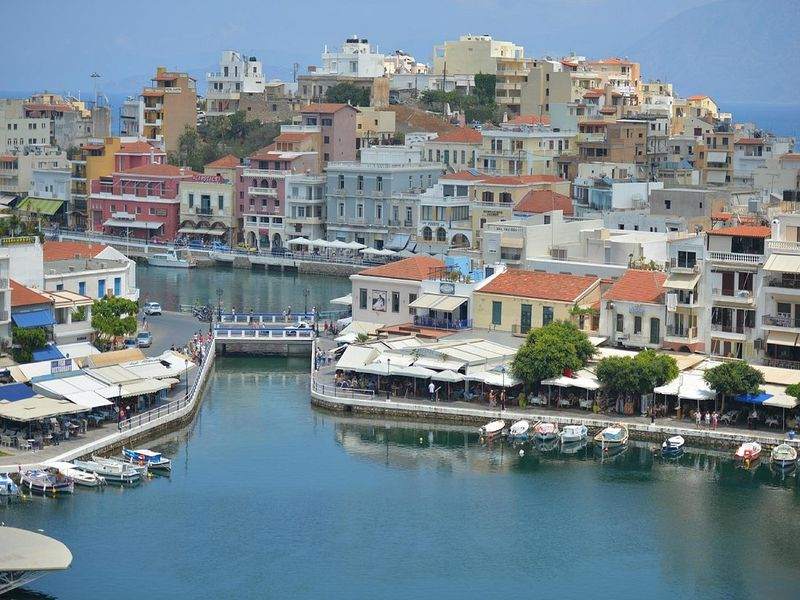 lake voulismeni